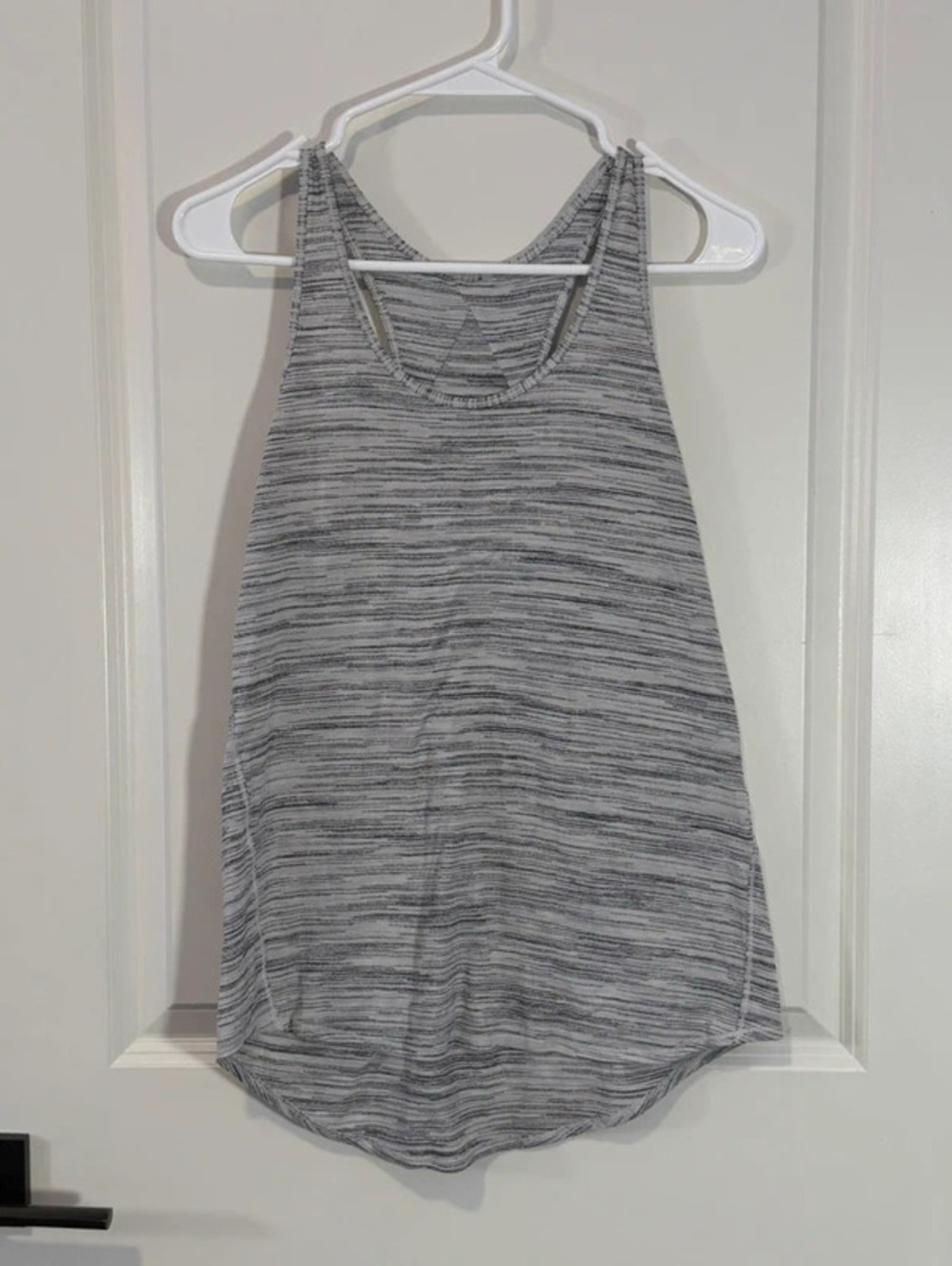 Women’s medium racer back top